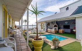 Gordon'S Beach Lodge